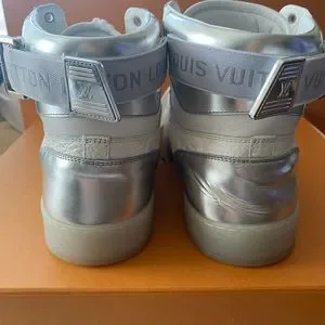 Louis Vuitton Rivoli Sneaker Boots white Monogram Empreinte leather/iridescent. Louis Vuitton Men main image 3